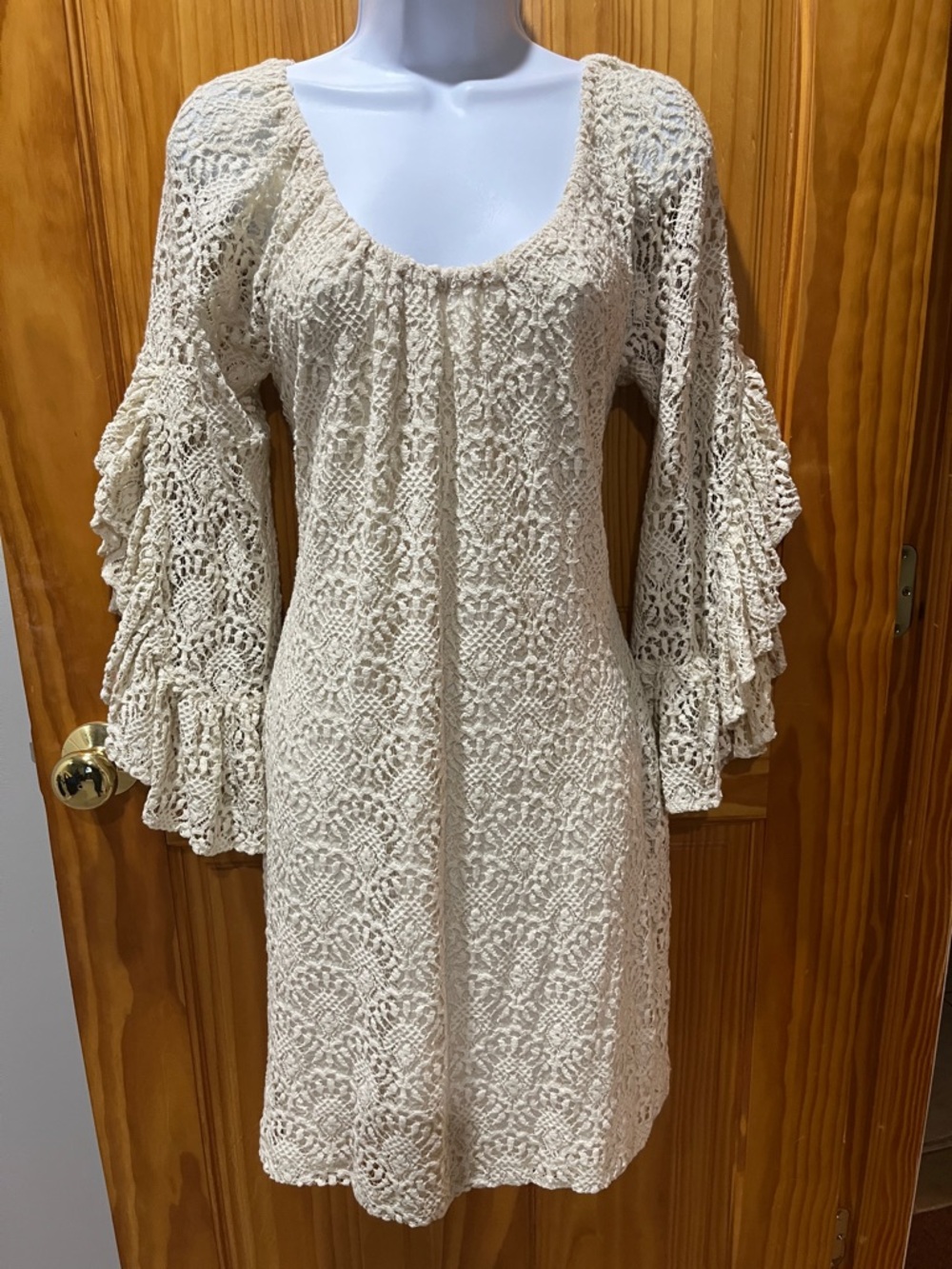 Boston Proper stunning Lace Crochet Scoop Neck Dress in Cream